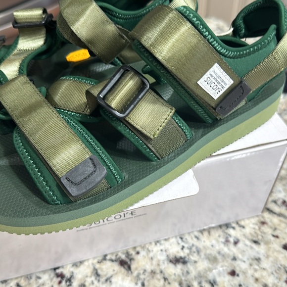 *NEW* MENS URBAN OUTFITTERS x SUICOKE KISSEE V GREEN SANDAL SIZE 9 - Picture 3 of 11